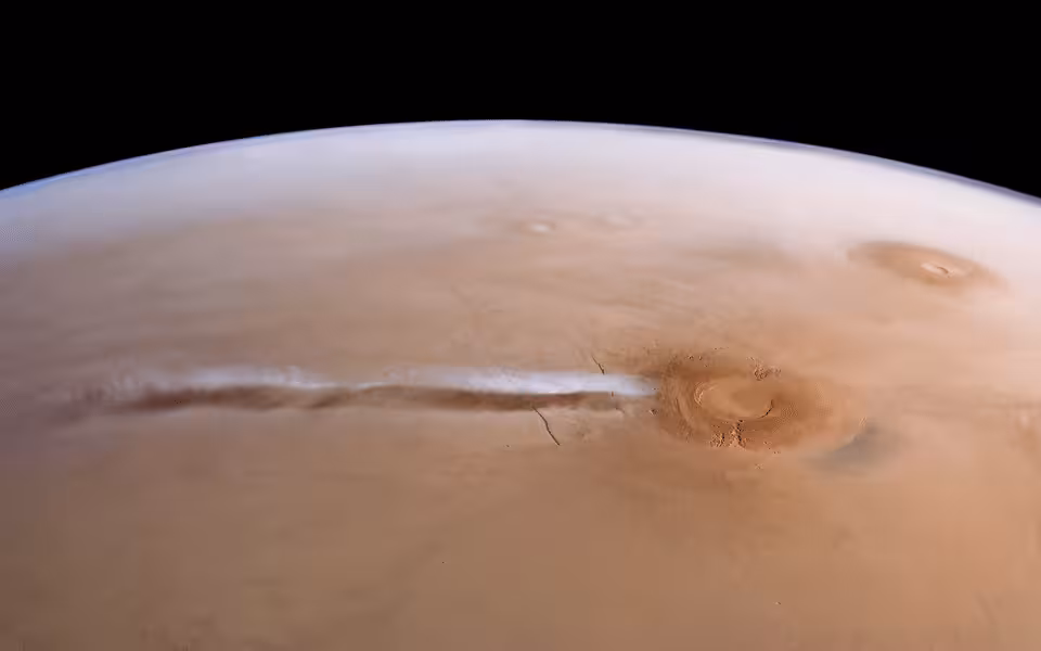 The Arsia Mons Elongated Cloud As Seen By Mars Express Article