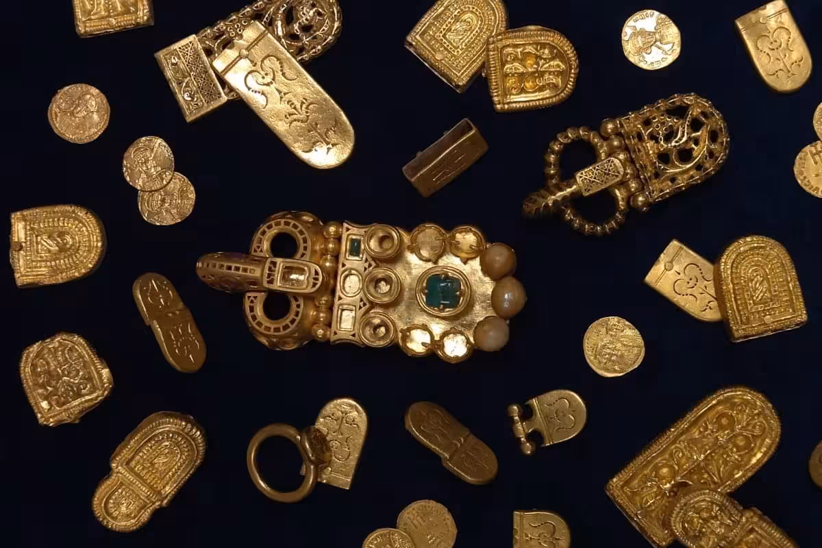 A Collection Of Byzantine Gold Artifacts Recovered From A Shipwreck Near Croatia’s Mljet Island.