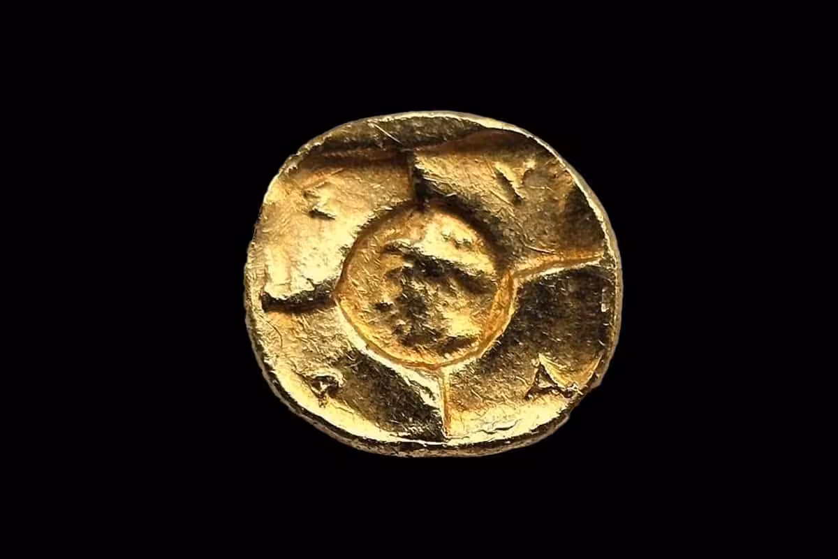 A 2,400 Year Old Syracusan Gold Coin Uncovered At Akragas