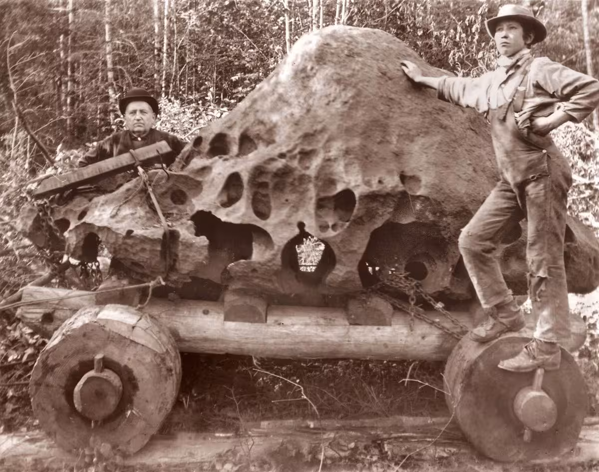 Ellis Hughes And His Stepson Pose With The Willamette Meteorite In 1902