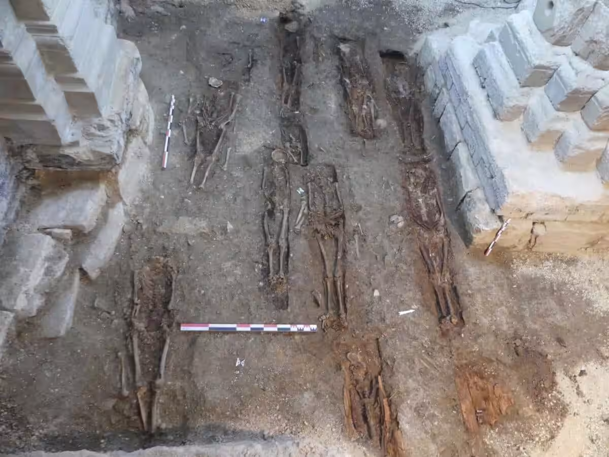 A Group Of Graves From The Modern Era Cemetery