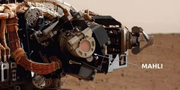 Nasa’s Curiosity Rover Uses Its Mahli Camera To Examine Martian Rocks Up Close.