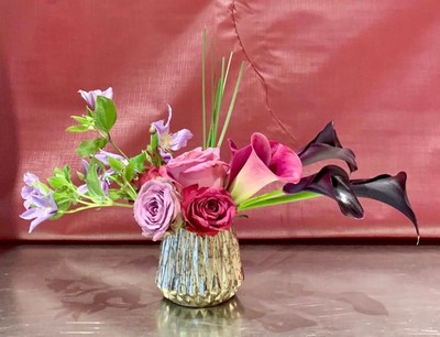 Lily Flower Bouquet with Personalized Vase