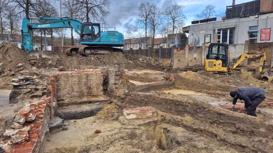 It's An Extremely Large Dig