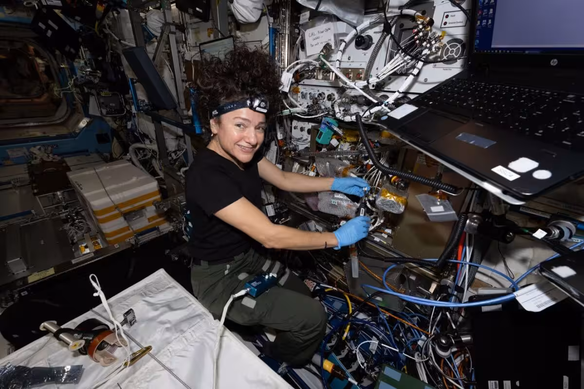 1 Pia26725 Astronaut Jessica Meir Assists Wit.width 1320