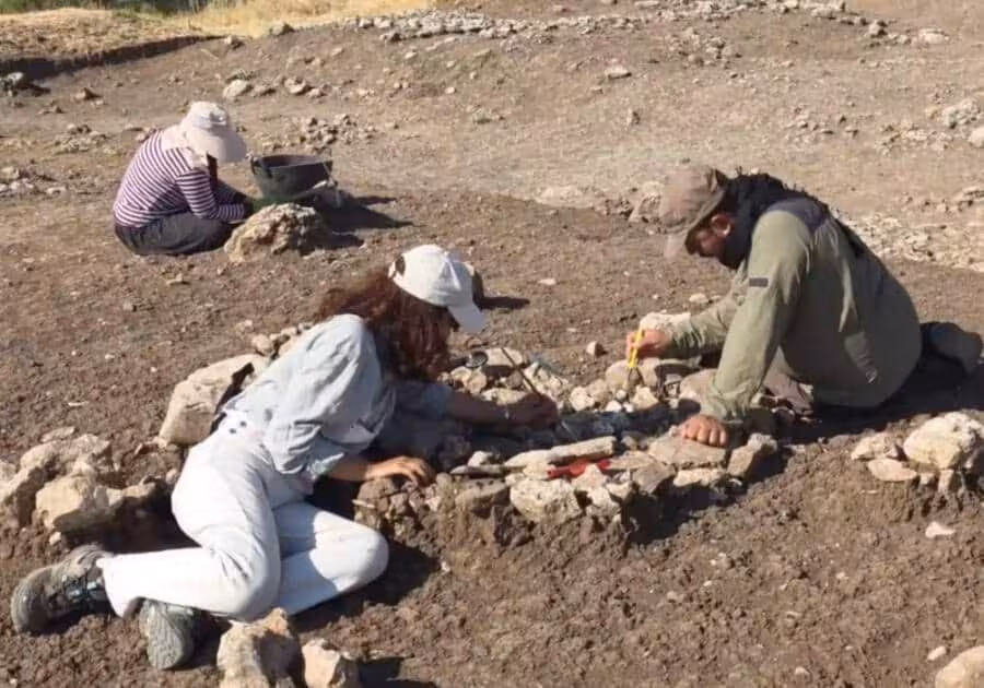 Excavation Work At The Prehistoric Mining Workshop Of Çayönü