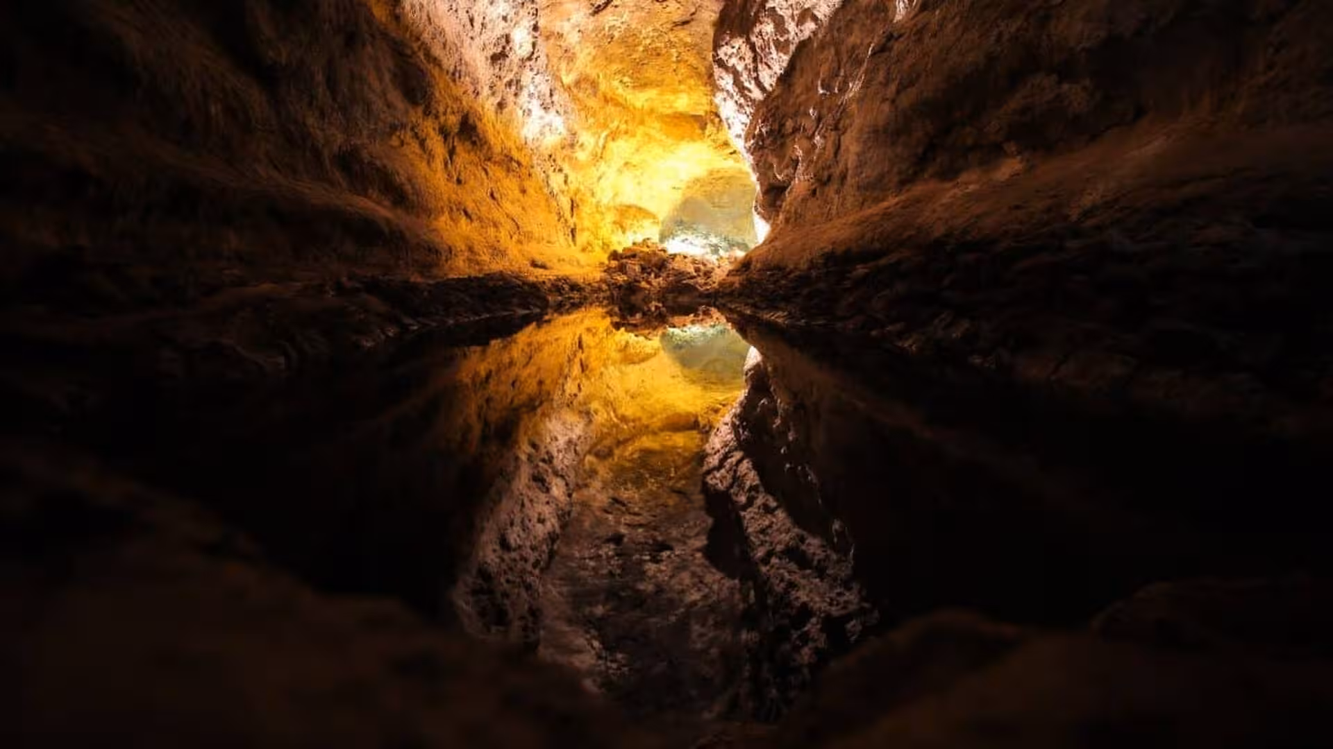 Nearly Feet Underground In A Former Gold Mine Scientists Found Microbes Surviving Where Life Shouldnt Exist Scaled