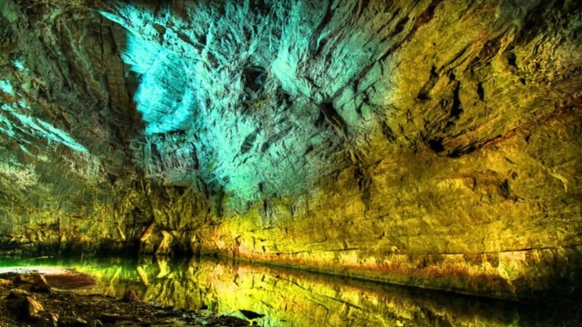 An Enormous Underground Lake In Tennessee Scaled