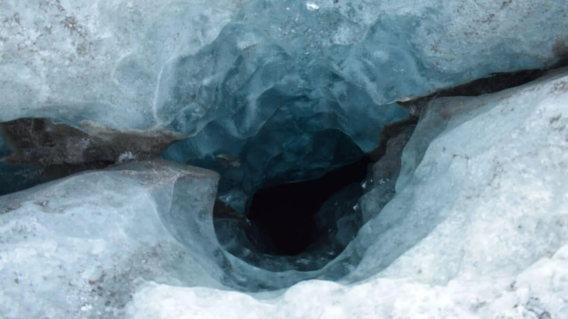 Scientists Drilled Just 200 Meters Into Antarctica And Recovered Earths Oldest Ice Containing Air Sealed Away For 6 Million Years Scaled