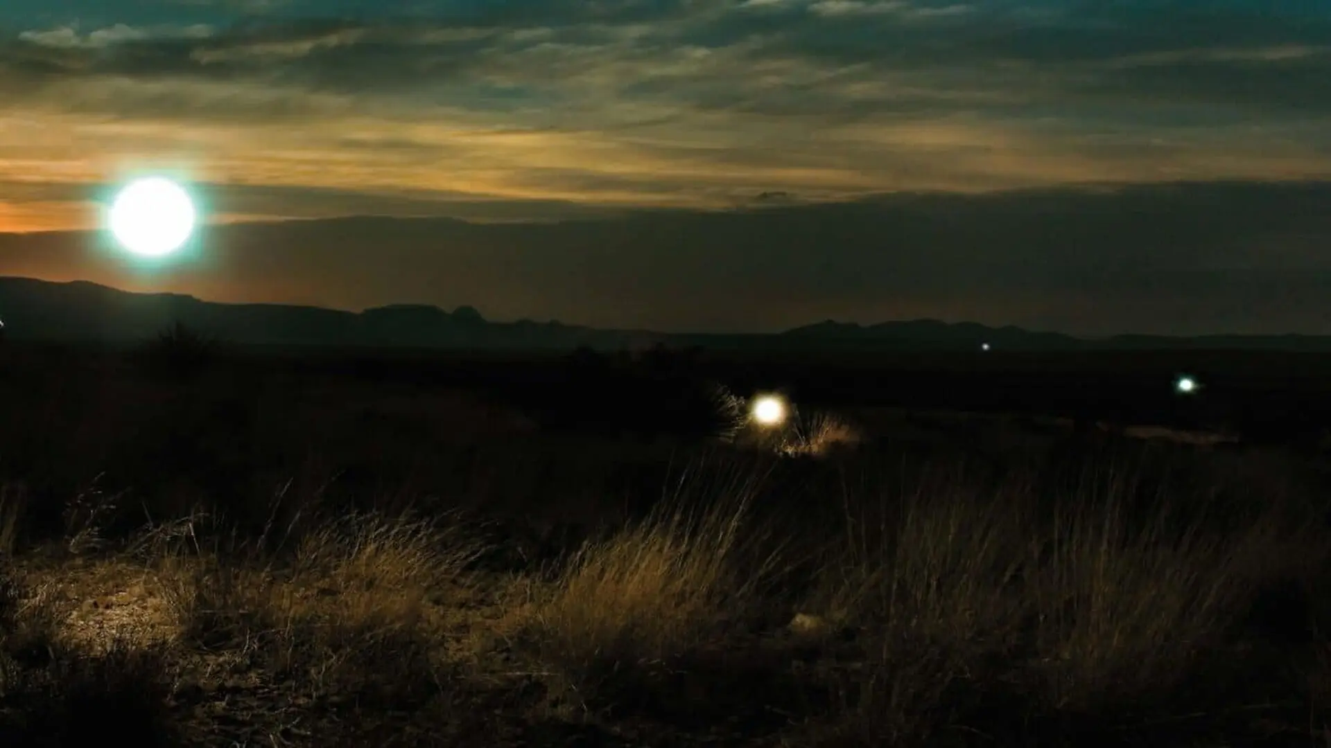 These Mysterious Lights Have Danced Over Texas For Generations Now Scientists Found A Very Simple Explanation Scaled
