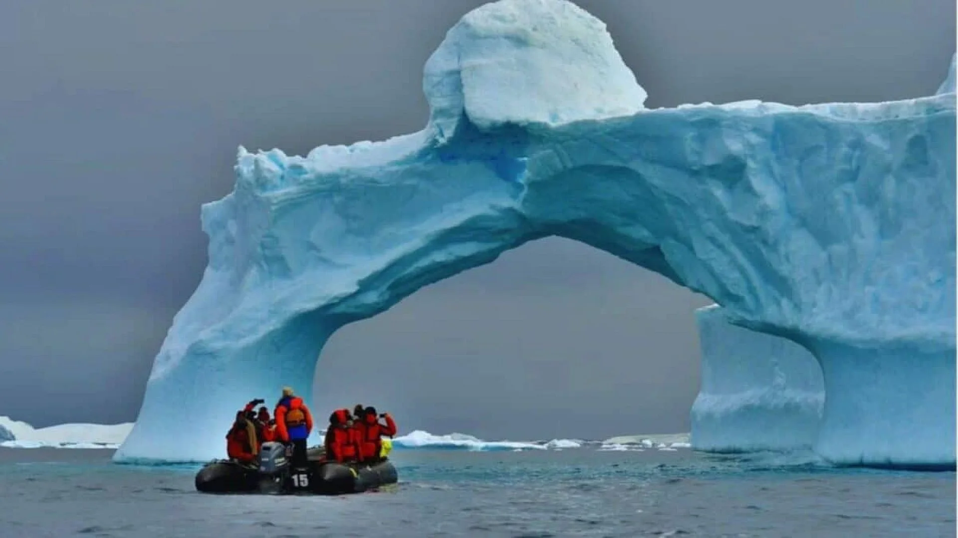 This Submarine Vanished Without A Trace Under Antarcticas Ice For Months And Has Now Returned With Unexpected Data That Scientists Were Not Prepared For Scaled