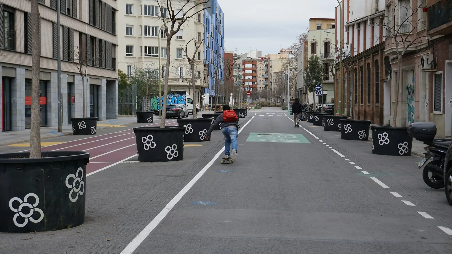 Walking to School in Barcelona Exposes Children to Double Safe Pollution Limits