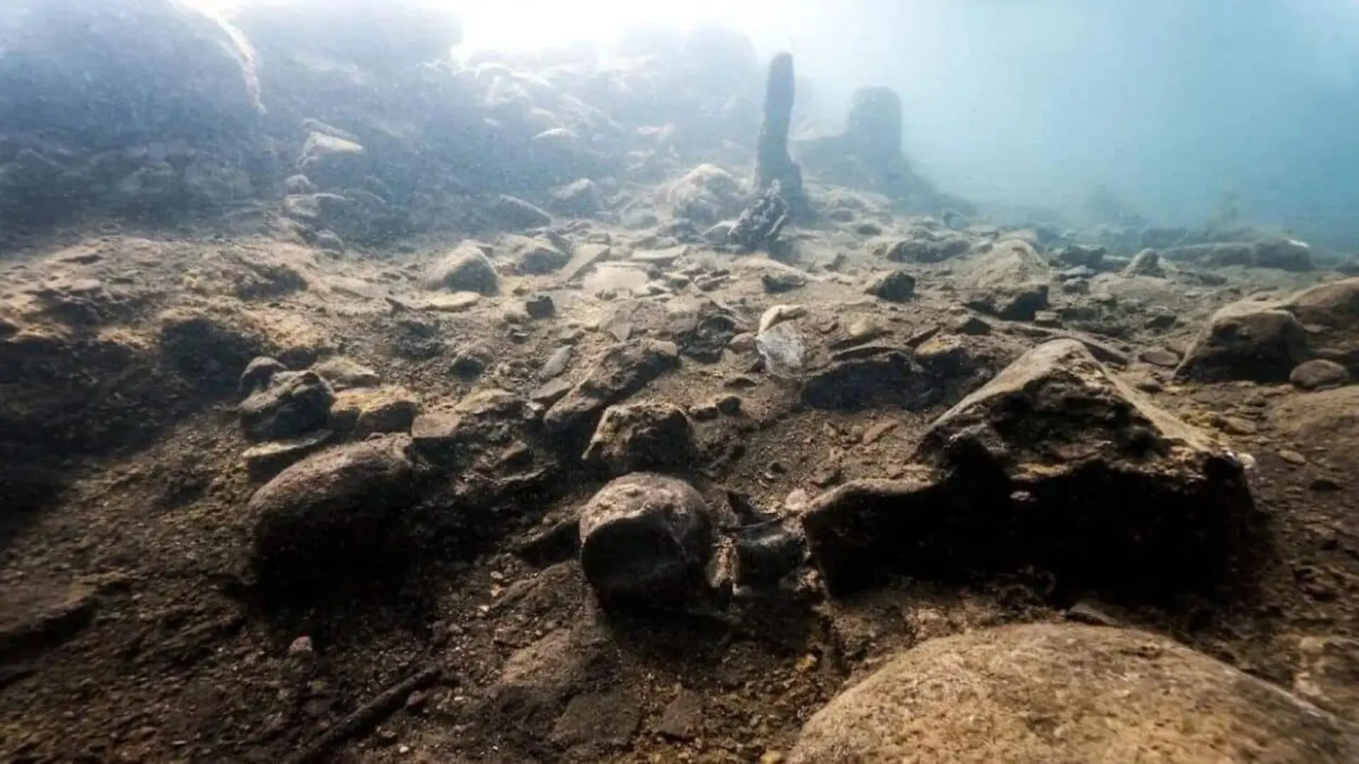 A Year Old Goddess Figurine Was Found Under An Italian Lake And It Still Has Its Makers Fingerprints Scaled