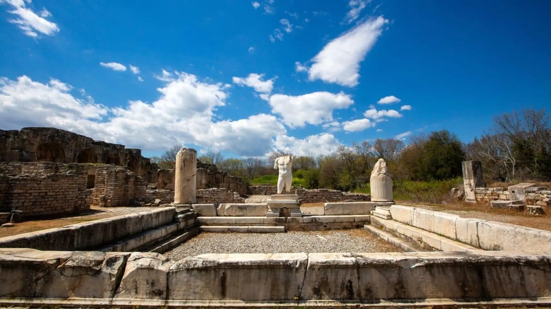 They Found A Year Old Roman Swimming Pool In Turkey And It Was Built For 300 People At Once Scaled