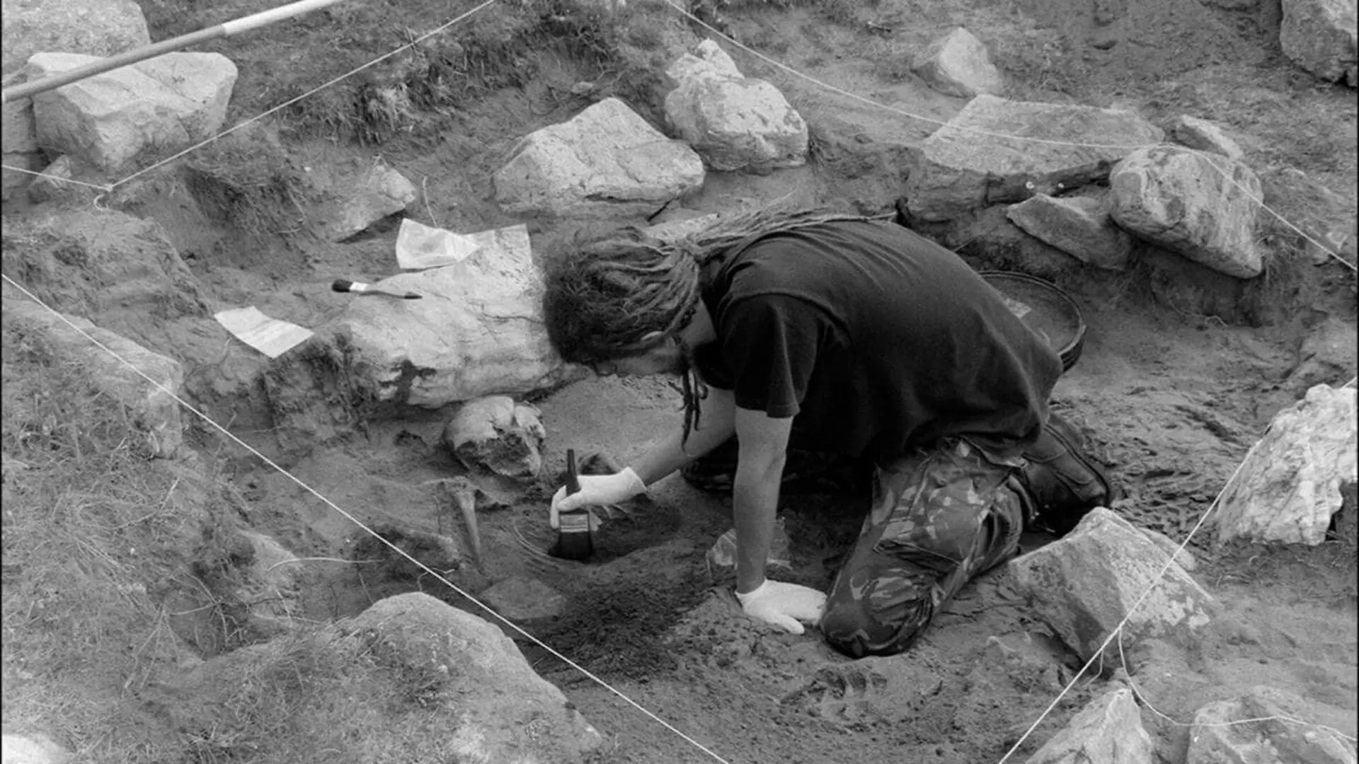 Archaeologists Thought They Had Found Ancient Tools In A Year Old Scottish Grave They Turned Out To Be Human Bones Scaled