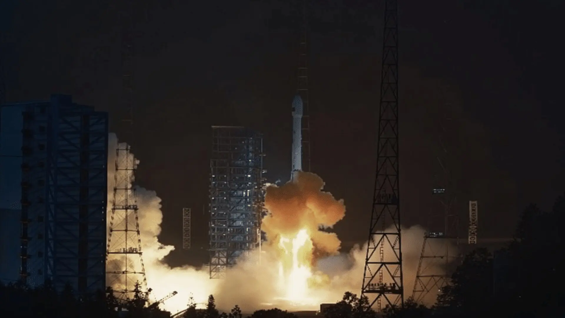 The Dramatic Moment A Chinese Rocket Met A Lightning Bolt Scaled