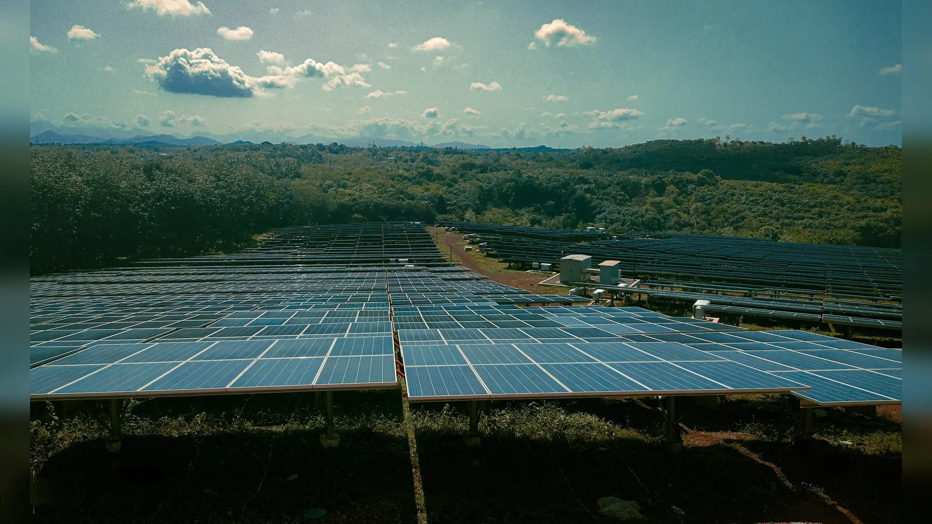 Discarded Solar Panels Are Being Converted Into Advanced Battery Anodes