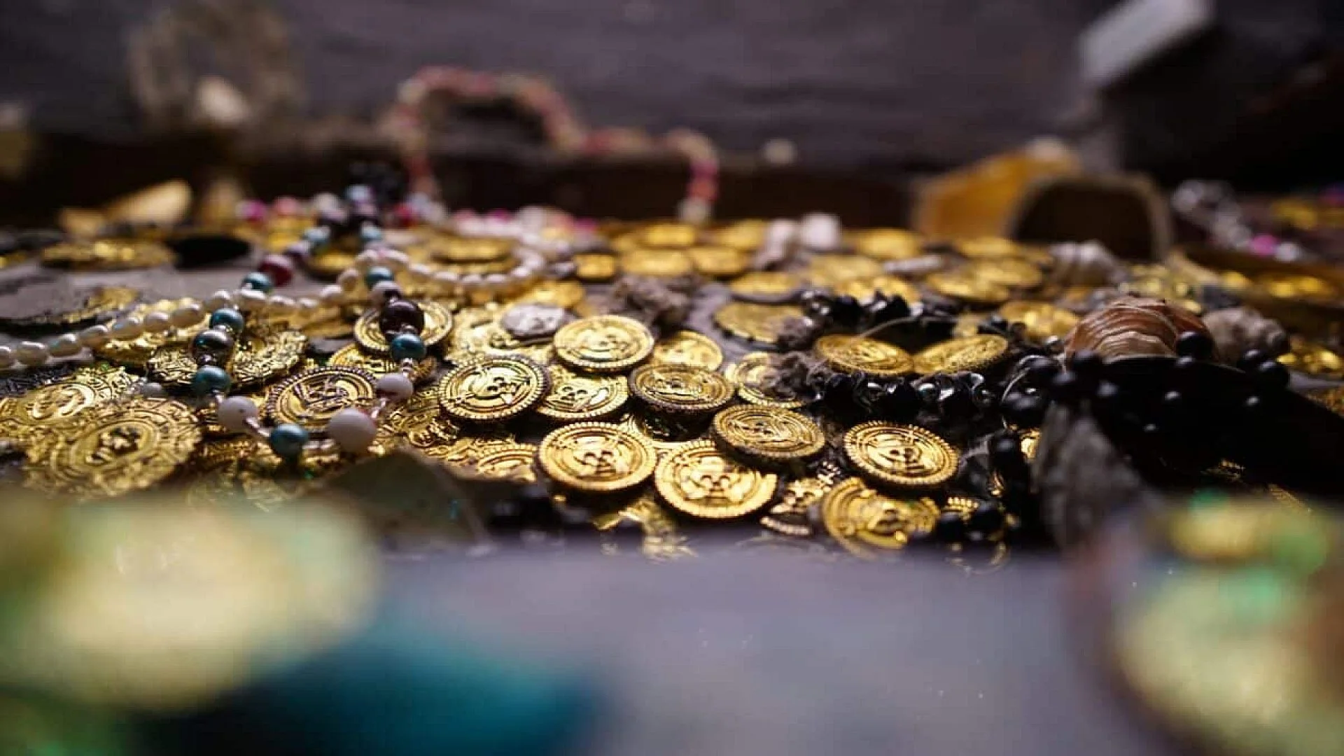 Workers Found 117 Gold Artifacts Buried In Germany But The Biggest Mystery Is Why They Were Hidden Scaled