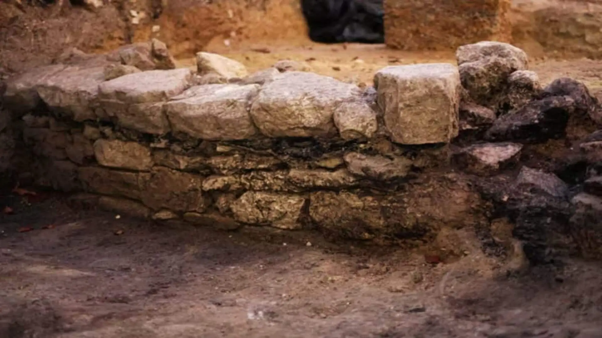 Hidden Beneath Paris A Gallic Fortress May Confirm Julius Caesars Ancient Account Scaled