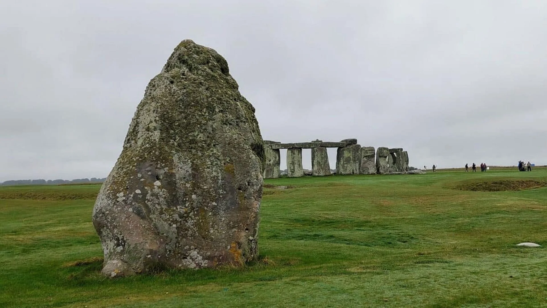 Scientists Confirm Stonehenges 6 Ton Altar Stone Was Carefully Chosen And Moved By Humans Not Ice Scaled