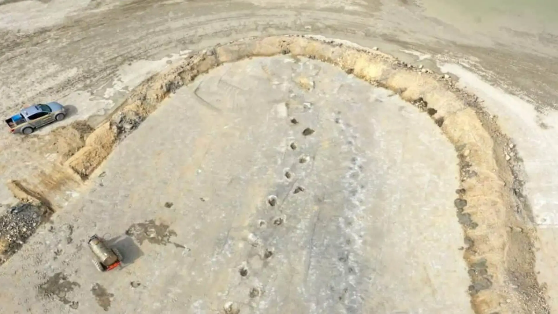 Scientists Discover 150 Meter Dinosaur Trackway In The Uk Hidden Beneath A Working Quarry Scaled