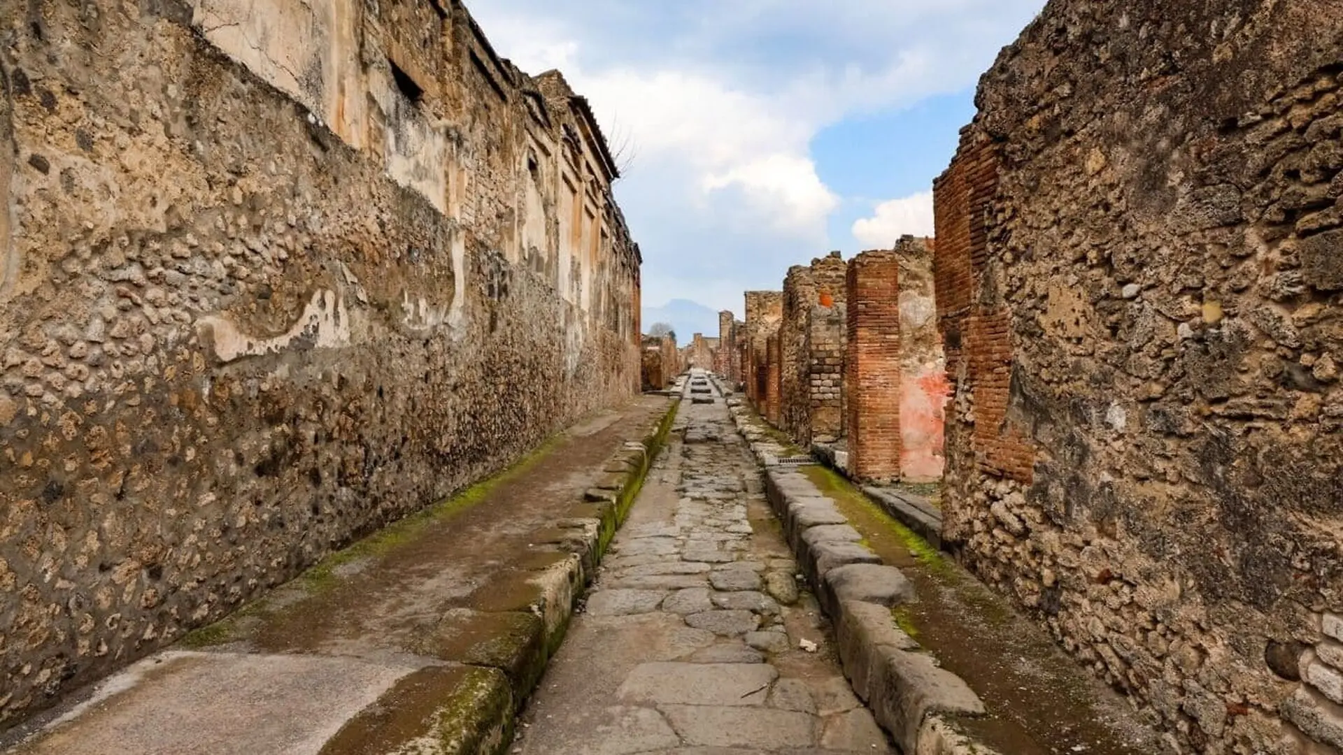Scientists Found A Year Old Scent Still Hidden Inside The Ancient Ashes Of Pompeii Scaled