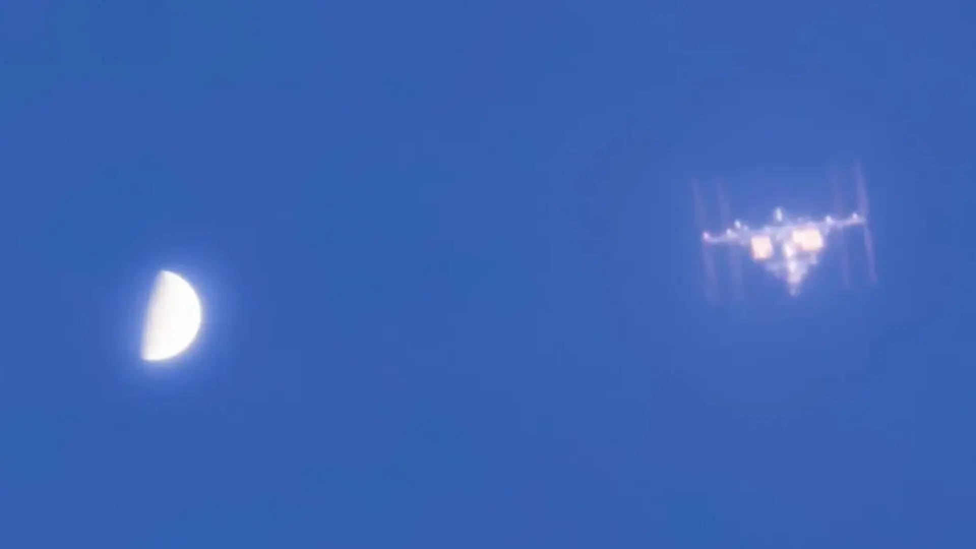 A Rare Space Alignment Captured As The Iss Appears Beside Venus In Daylight Scaled