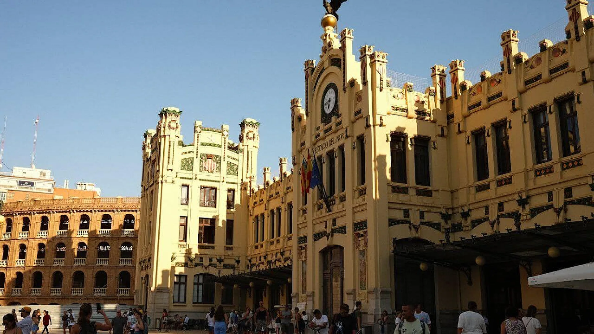 Ornamented Valencia Station North