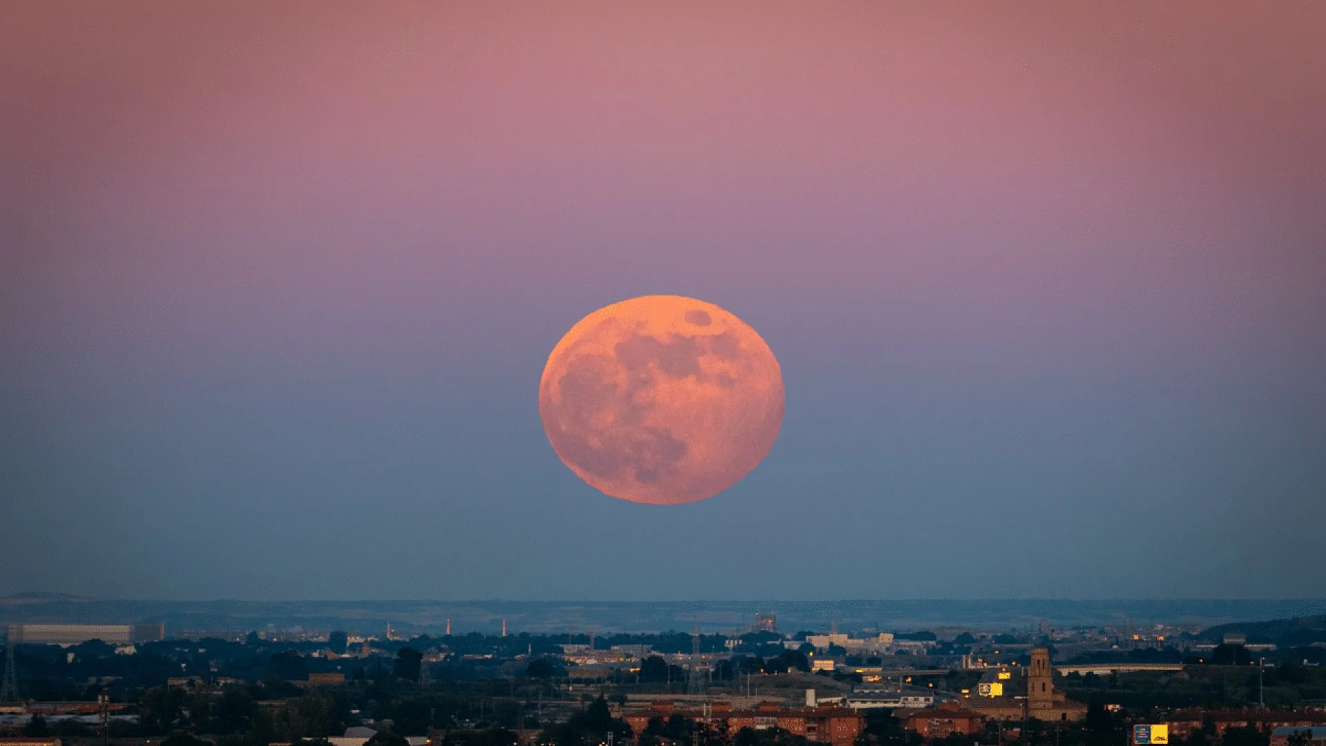 This June The Sky Will Shine With The Legendary Strawberry Moon Heres When You Can Watch It Scaled
