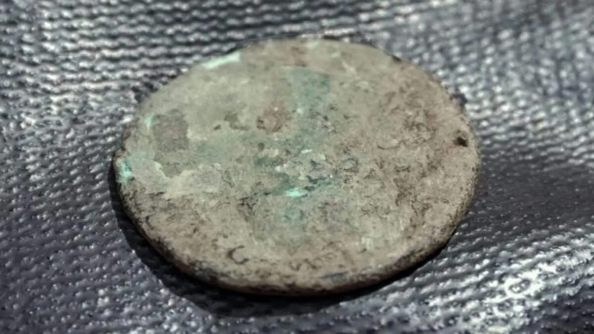 A Railway Project In Britain Just Uncovered A Coin Of A Roman Emperor Who Broke Away From Rome Years Ago Scaled
