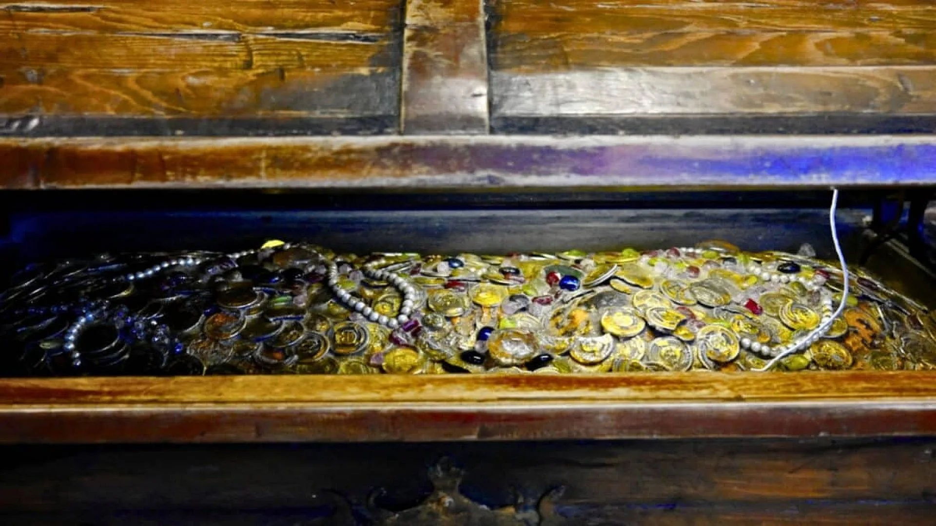 A Bronze Age Hoard Just Revealed A Secret That Fell From The Sky Scaled