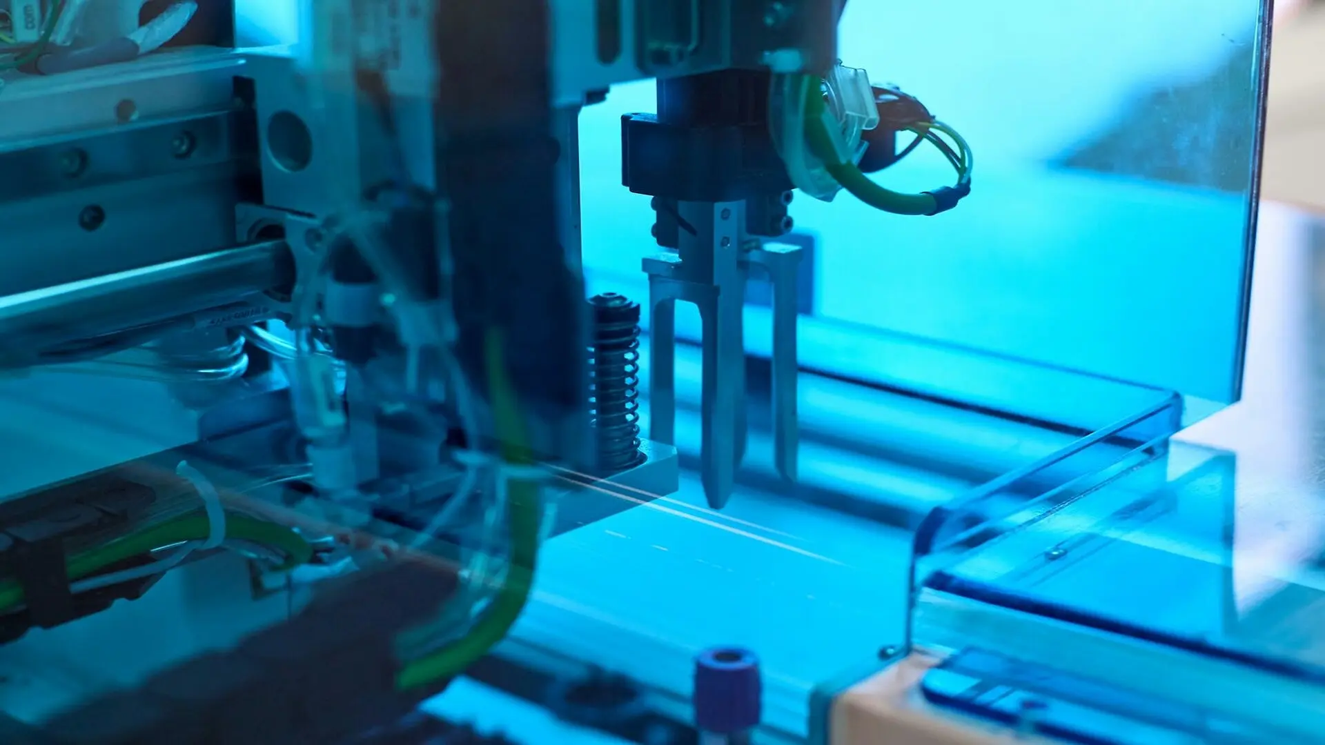 Robotic Arm Lab Equipment Samples Processing