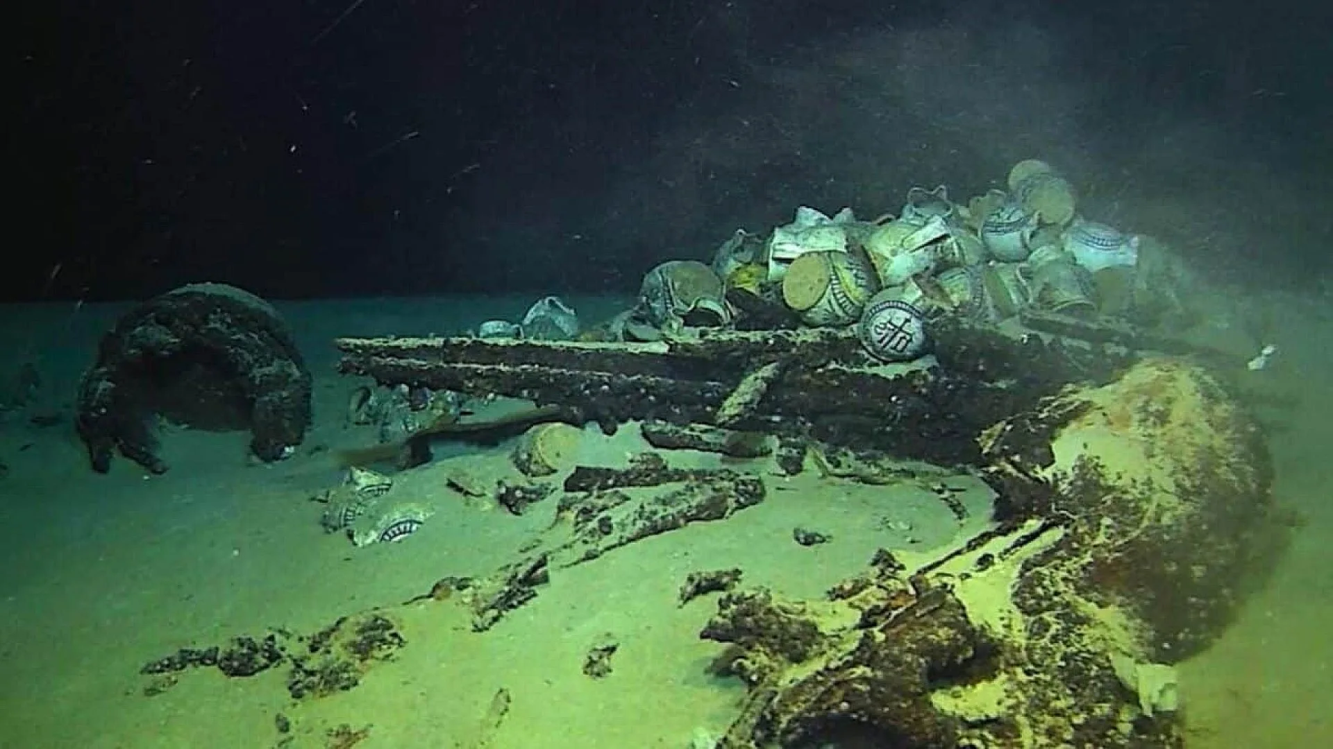 Scientists Just Reached A Renaissance Era Shipwreck Hidden In The Abyss Scaled