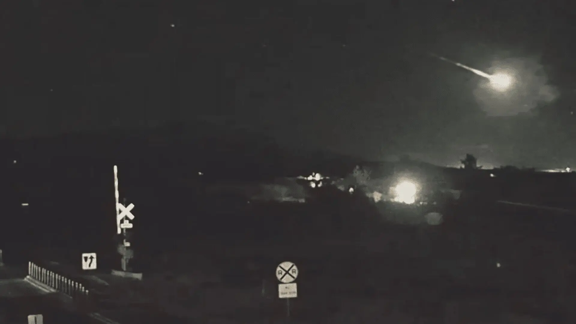 A Mysterious Green Object Blazed Across Arizona Before Fragmenting In Midair Scaled
