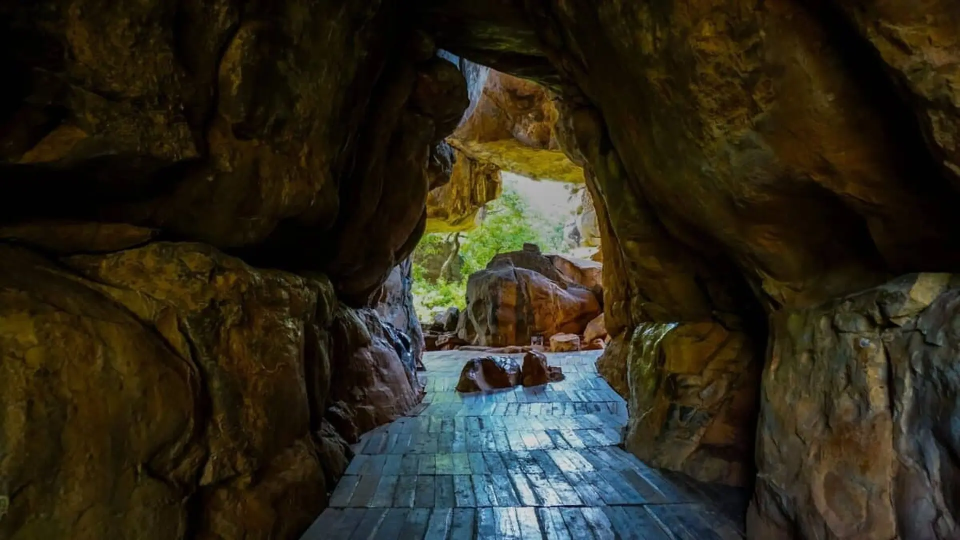 Ancient Humans Kept Returning To The Same Mountain Shelter For Years Scaled