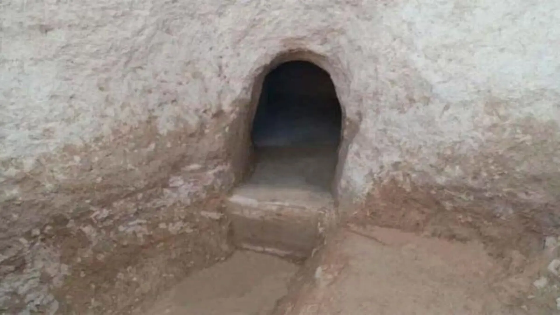 Archaeologists Found A Hidden Tunnel Network Beneath A Year Old Stone City And Some Passages Led Beyond Its Walls Scaled