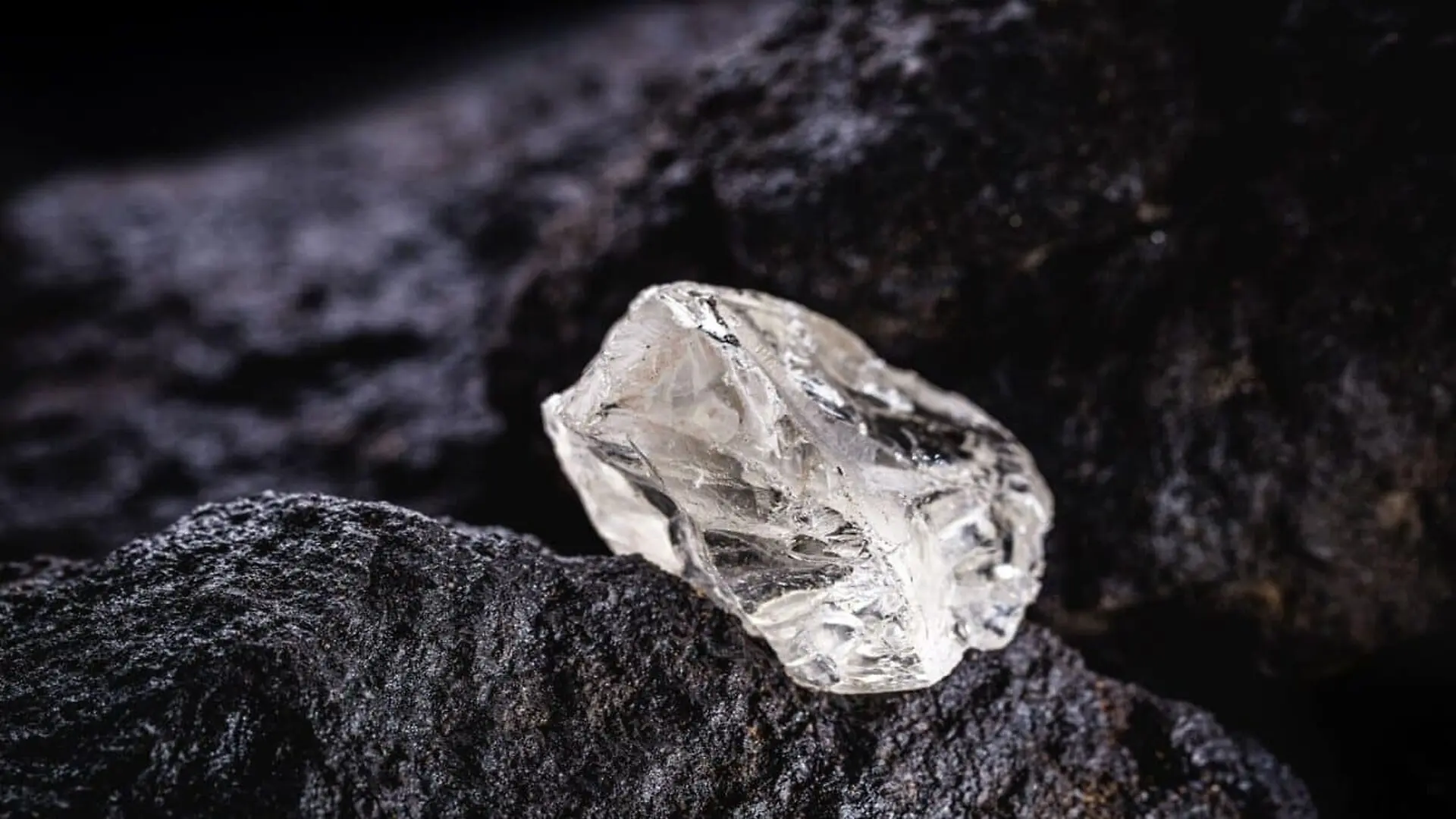 Scientists Found A Tiny Diamond That May Reveal Earths Hidden Water Highway Scaled