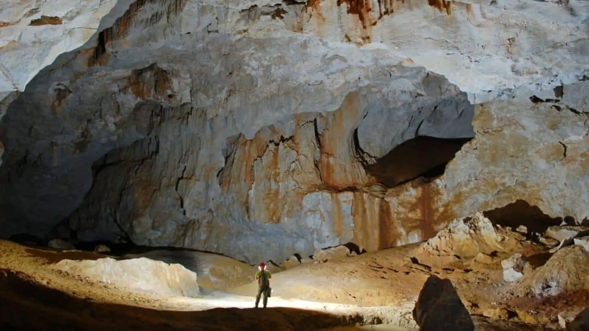 Scientists Enter A Remote Cave And Find Proof That The Sahara Was Once Green And Rainy Years Ago Scaled 1