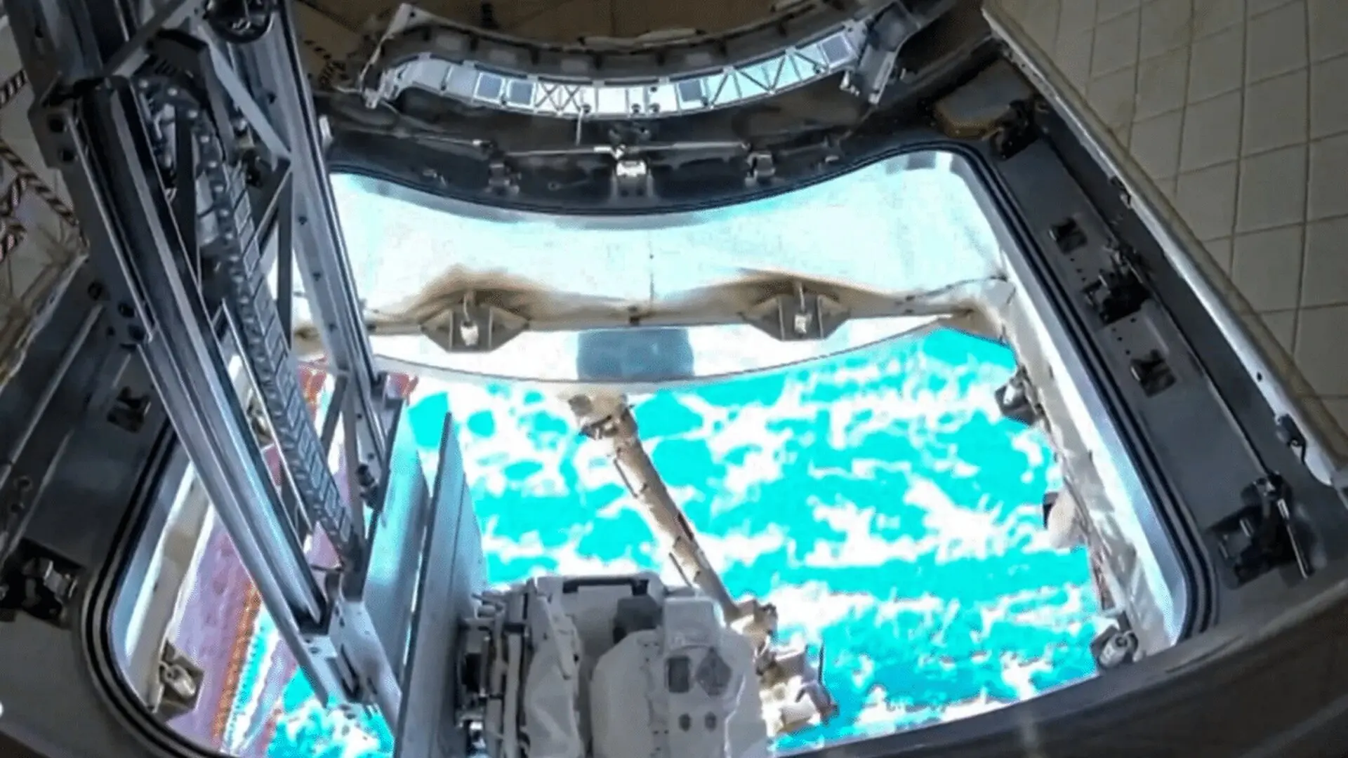 Tiangongs Hong Kong Camera Delivers Its First Clear View From Orbit Scaled