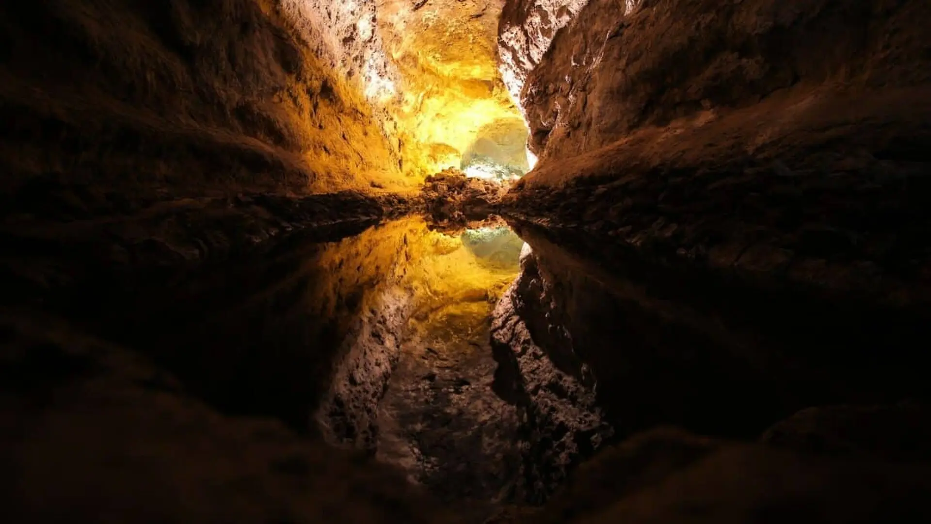 Nearly Feet Underground In A Former Gold Mine Scientists Found Microbes Surviving Where Life Shouldnt Exist Scaled