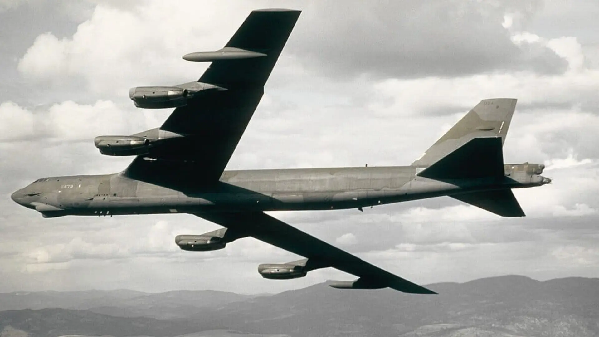 An Air To Air Left Underside View Of The 92nd Bombardment Wings New Camouflaged B 52g Stratofortress Aircraft This B 52g Is The First Fully Camouflaged Aircraft Of Its Type Scaled