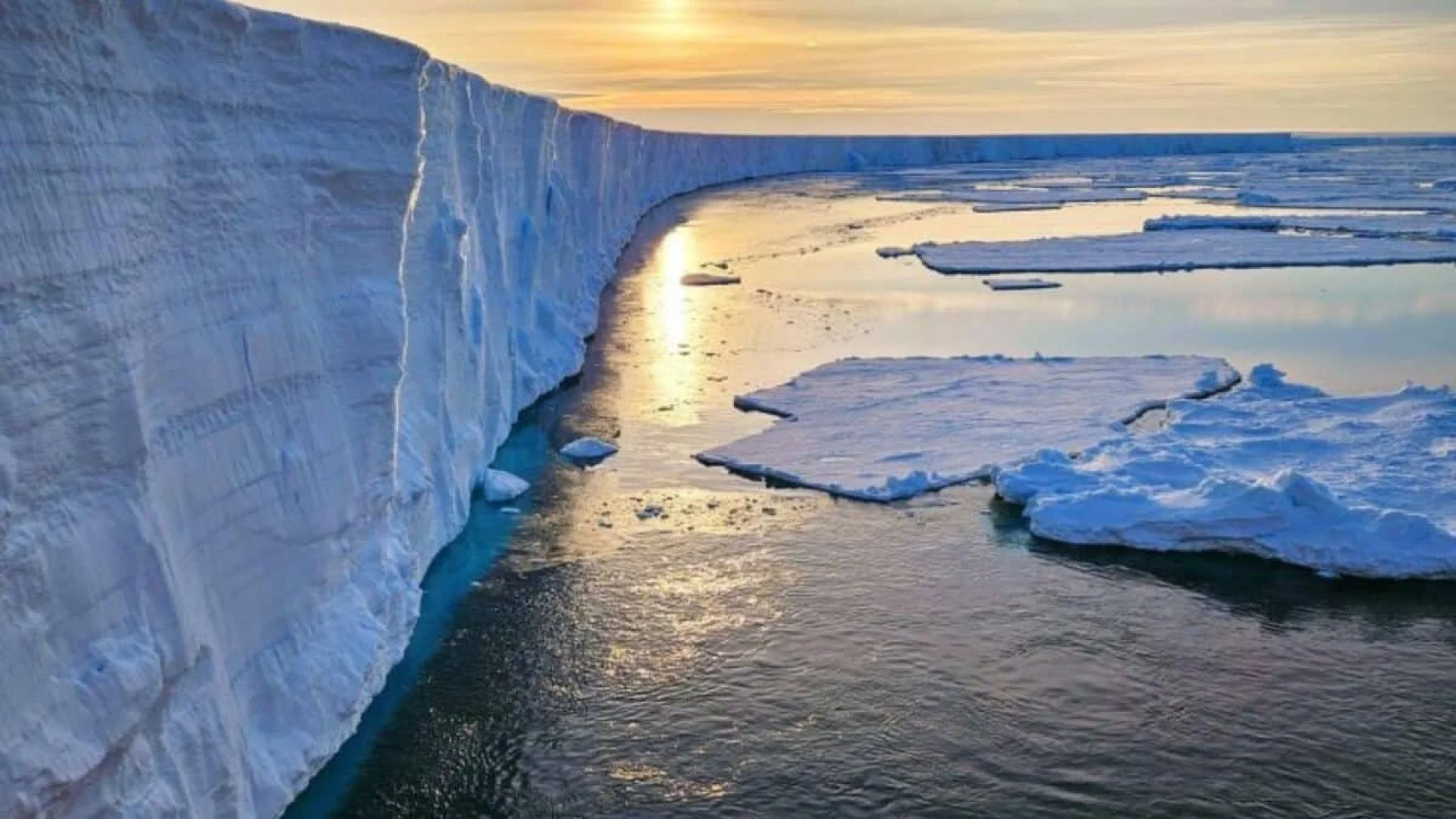 Scientists Found Hidden Channels Where Warm Water Gets Trapped Beneath Antarctic Ice Shelves 1 Scaled