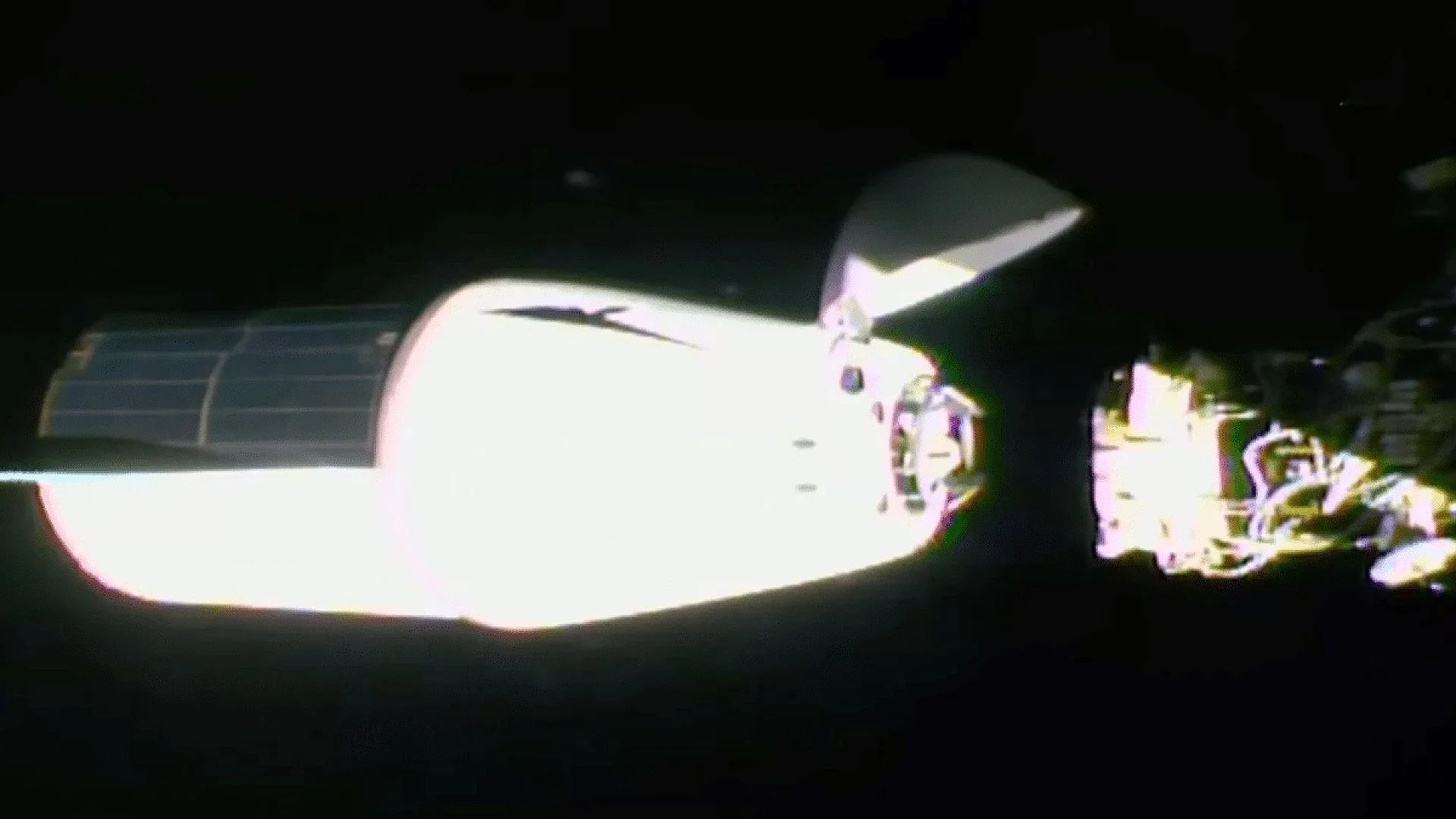 Spacex Dragon Capsule Delivers Tons Of Science And Supplies To Space Station Scaled