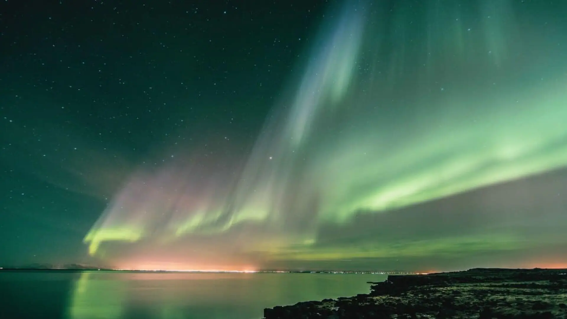 Northern Lights Alert 12 U.s. States Could Witness A Rare Aurora Display Tonight Scaled