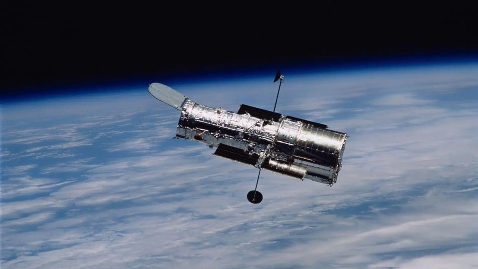 After 36 Years In Space Hubble Reaches Orbits While Watching A Supernova Appear Multiple Times In Space Scaled