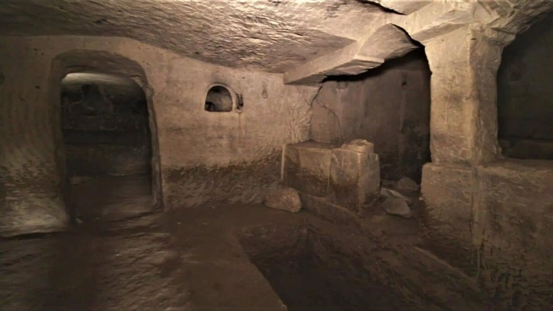 For Centuries Pilgrims Visited This Tomb Believing One Ancient Story Archaeologists Now Reveal A Different Identity Hidden Inside Scaled