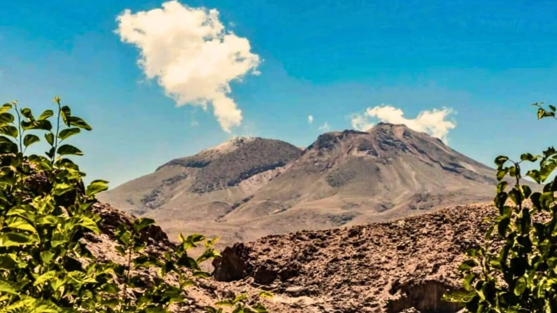 Irans Taftan Volcano Has Begun To Rise Scaled