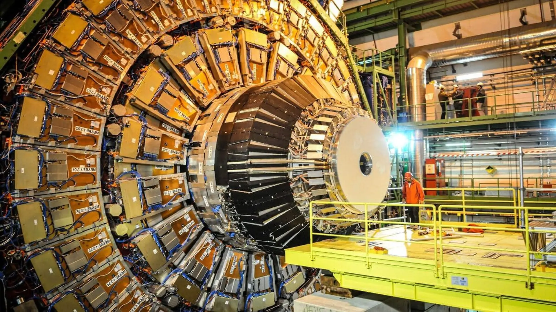 A Bizarre Atom Lasting Just Microseconds Could Reveal How Gravity Really Works Scaled